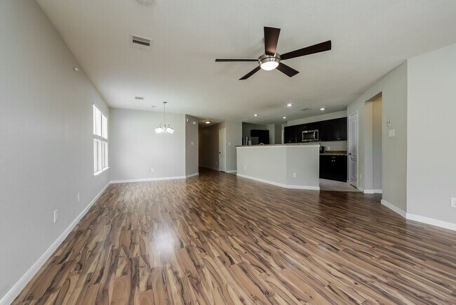 Building Photo - 29327 Legends Green Dr