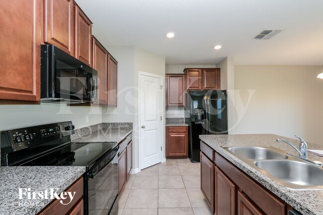Foto del edificio - 5050 Brickwood Rise Dr