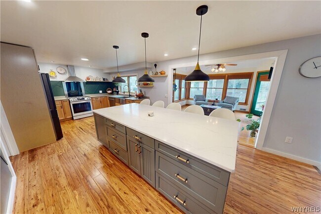 Building Photo - 30 Opal Ct