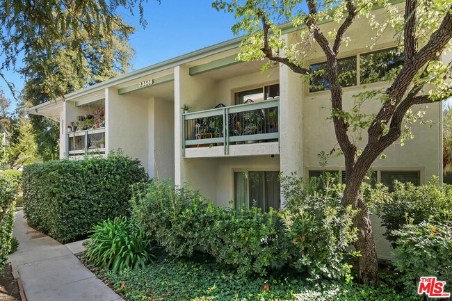 Building Photo - 23665 Park Capri