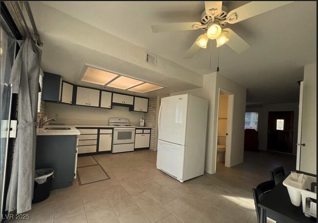 Building Photo - 5247 Lisagayle Ct