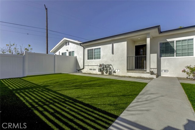 Building Photo - 13327 Strathern St