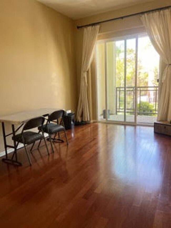 Foto del edificio - 2 BR, 2 Bath, 2 Car garage