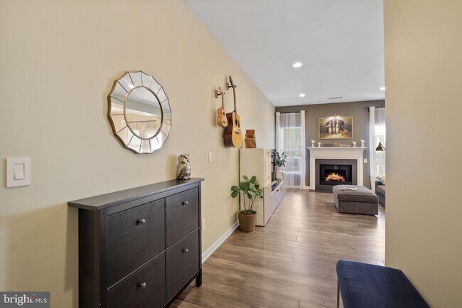 Building Photo - 14301 Grape Holly Grove