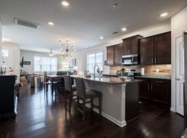 Foto del edificio - 414 Prestige Ct