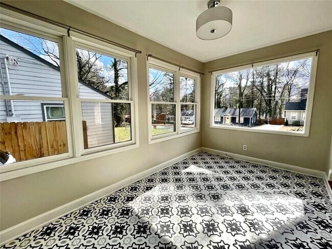 Foto del edificio - 1449 Lynford Dr SW