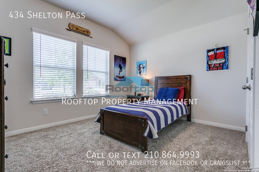 Foto principal - 434 Shelton Pass