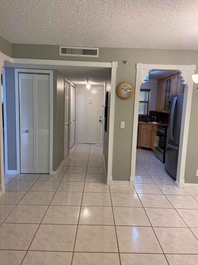 Building Photo - 4760 Lucerne Lakes Blvd W