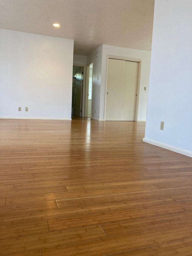 Living Room - 955 Kukuau St