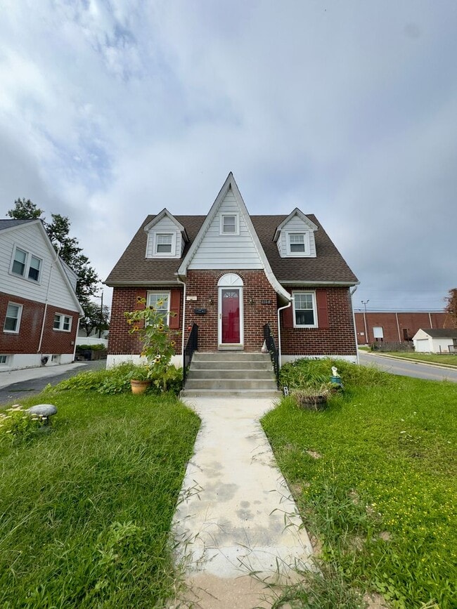 Building Photo - 1108 Elm Ridge Ave