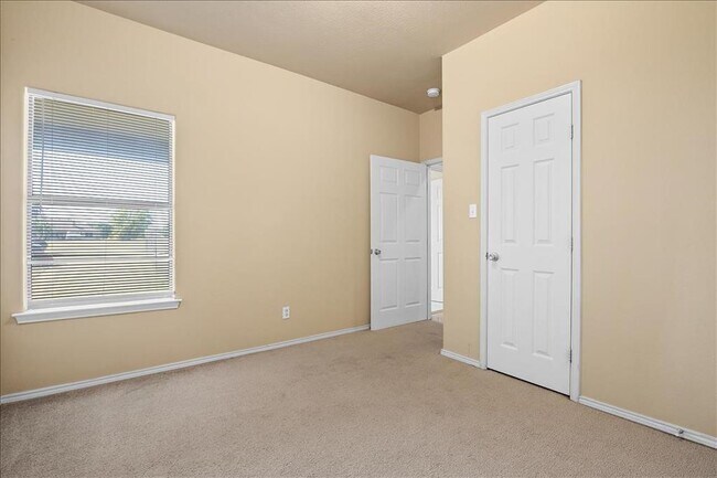 Foto del edificio - 115 Lindas Creek Ln