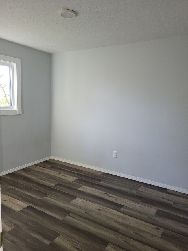 Foto del edificio - 2 bedroom 1 bath apartment for rent in Wamego KS