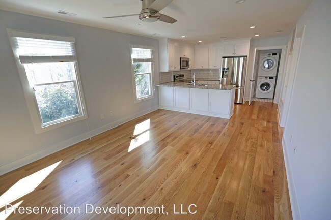 Building Photo - 5 Larnes St