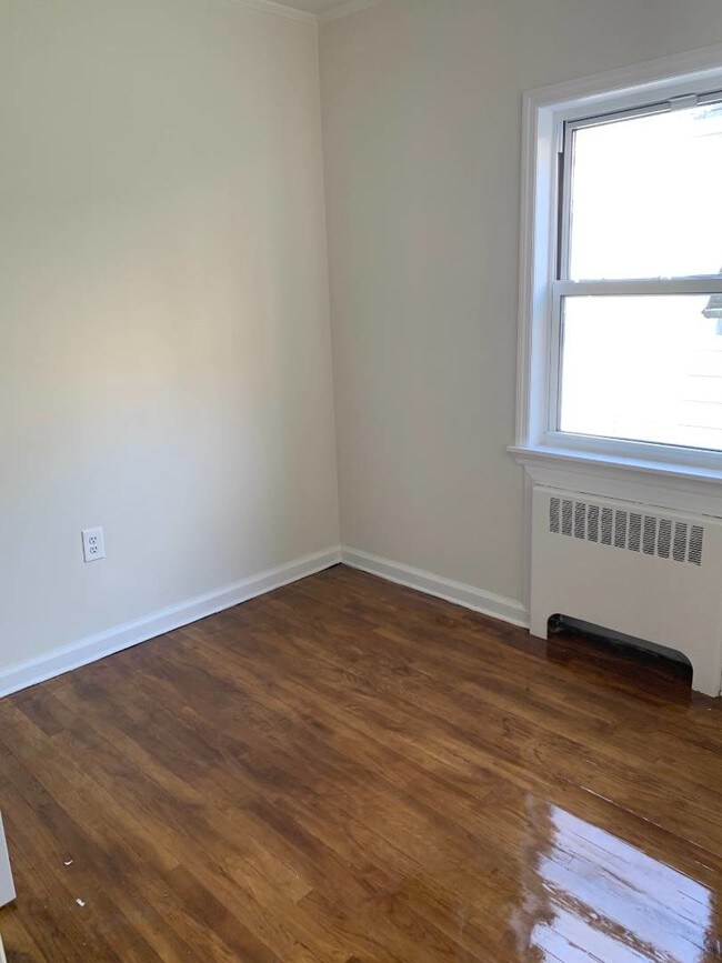 Foto del edificio - 290 Locust Ave