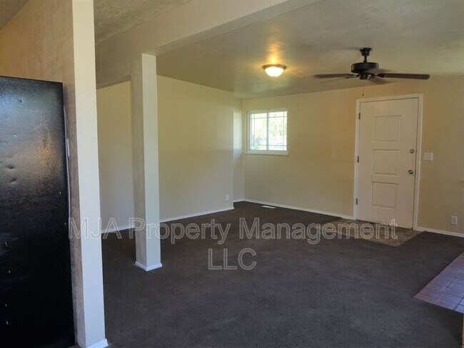 Building Photo - 3018 S 3080 W