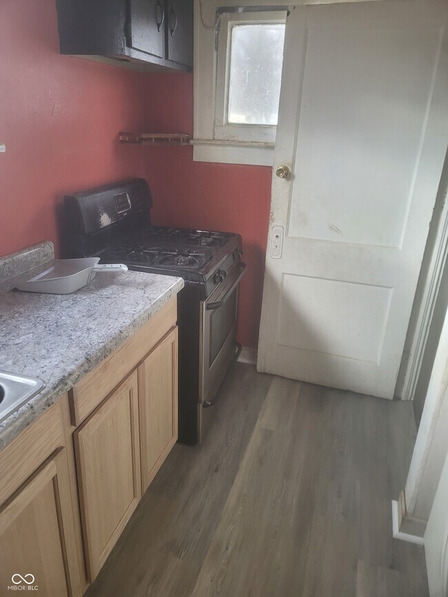 Foto del edificio - 3313 W 9th St