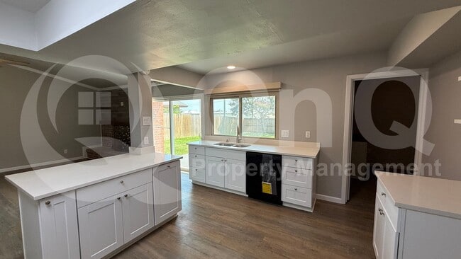 Building Photo - 3302 High Plateau Dr