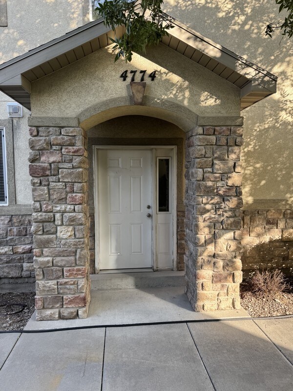 Foto del edificio - 4774 Oregon Trail Way W