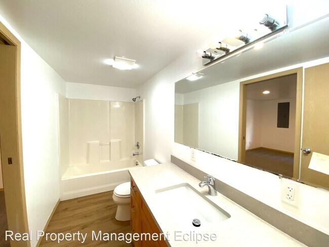 Building Photo - 3 br, 2 bath House - 1723 1st St