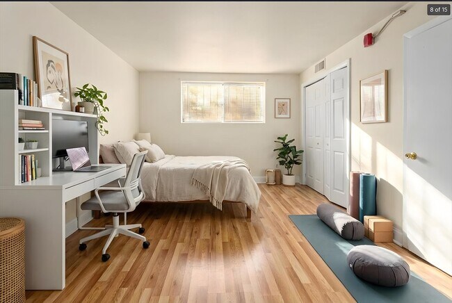 Foto del edificio - 120 Bradlee St