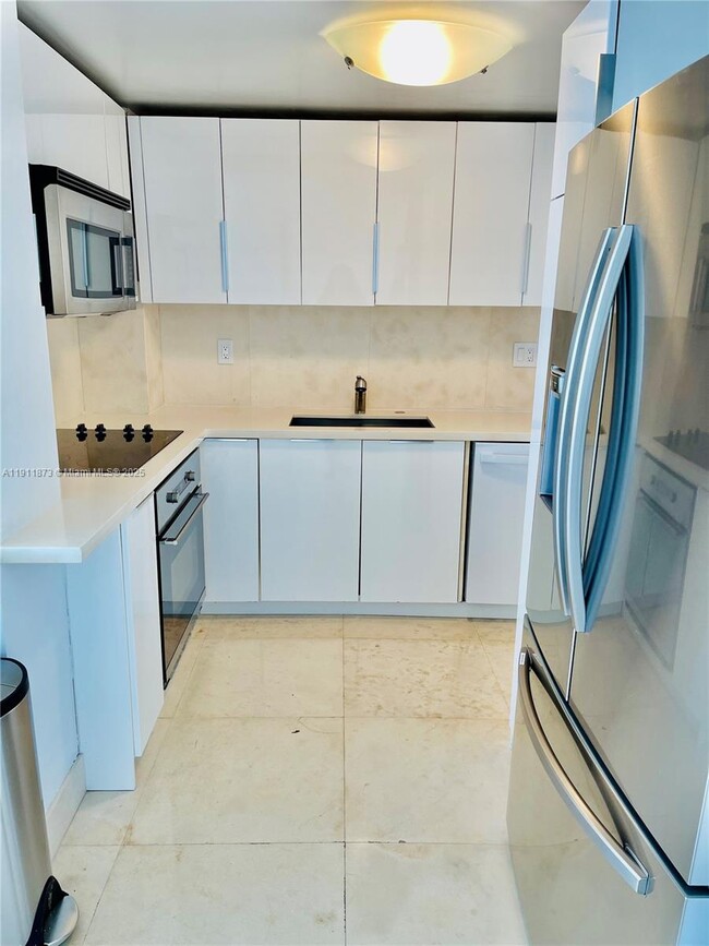 Building Photo - 20 Island Ave