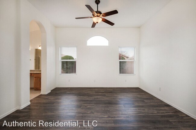 Foto del edificio - 4 br, 2 bath House - 6766 W Del Mar Ln