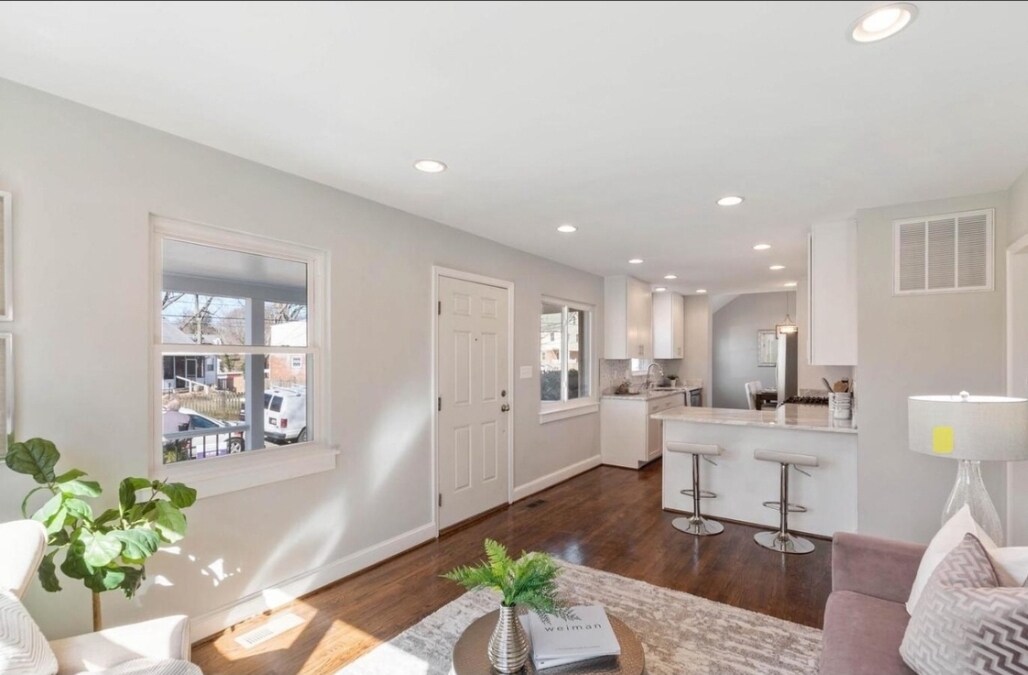 Foto principal - 2921 Johnson Rd