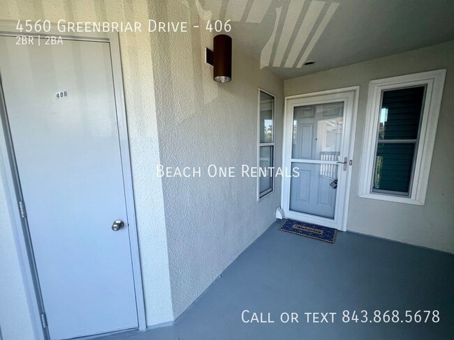 Building Photo - 4560 Greenbriar Dr