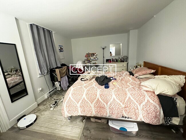 Foto del edificio - 81 Park Dr