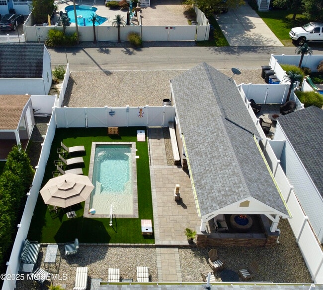 Foto del edificio - 304 Arnold Ave