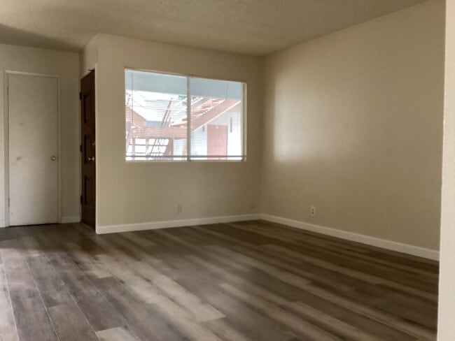 Foto del edificio - 1414 W Vassar Ave