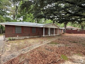 Building Photo - 2508 W Daniels Rd