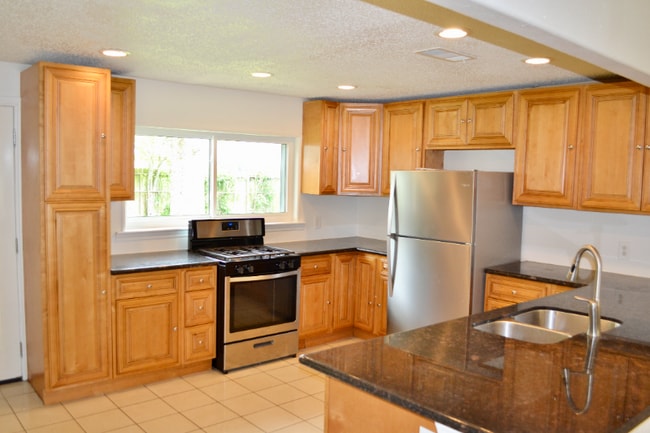 Building Photo - 6326 Feldspar St