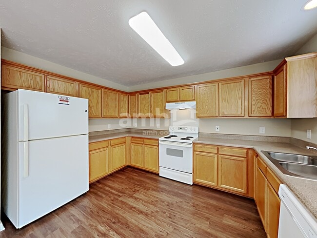 Building Photo - 2800 Rader Ridge Ct