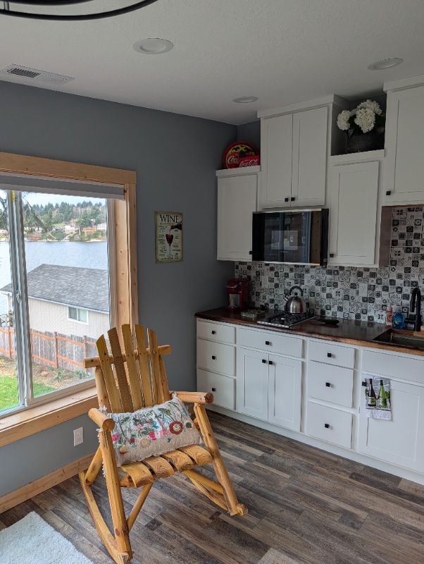 Building Photo - 3663 NE East Devils Lake Rd