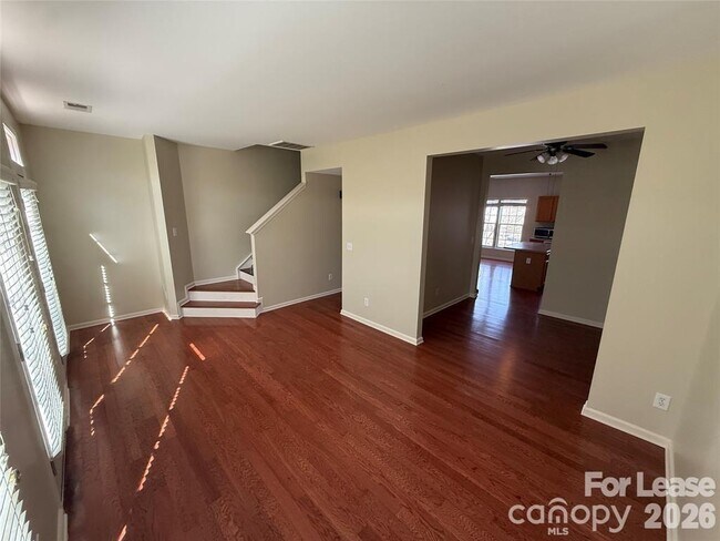 Foto del edificio - 13820 Hill St