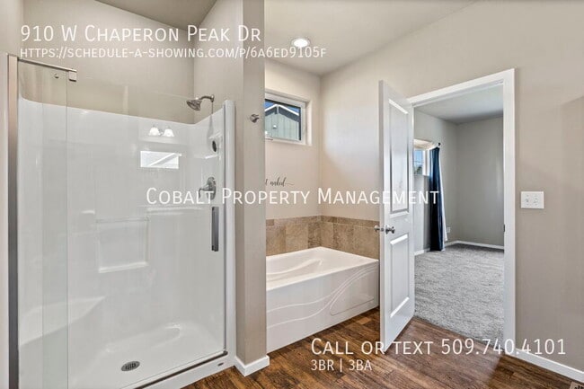 Building Photo - 910 W Chaperon Peak Dr