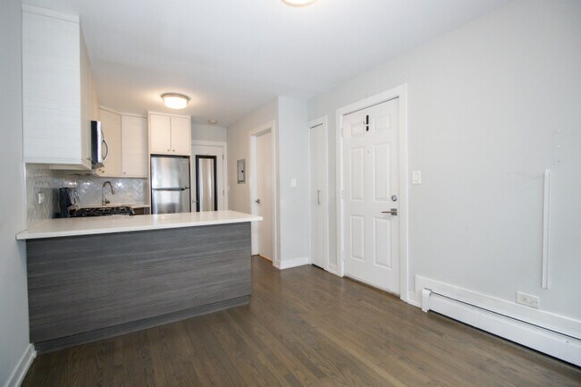 Foto del edificio - 5960 N Winthrop Ave