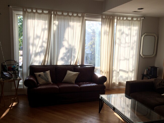 Living Room - 3015 N Clifton Ave