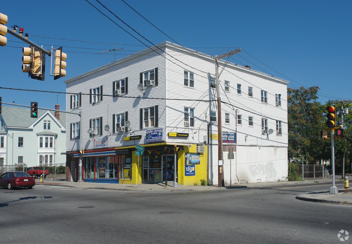 Building Photo - Mid City Rooming House