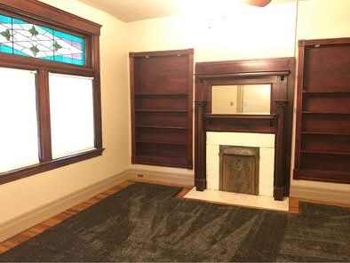 Salón con puertas correderas (al otro lado) - 418 Garrard St