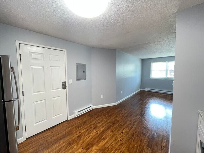 Building Photo - 179 Loudon Rd