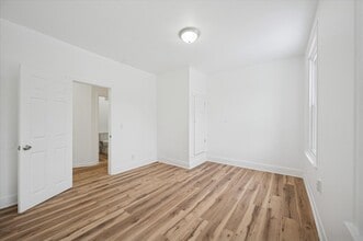 Building Photo - 172 E Mayland St