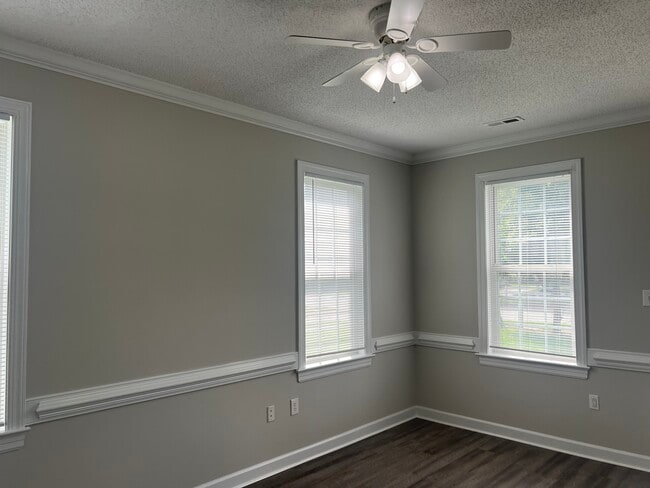 Building Photo - 3320 Whitlock Dr N