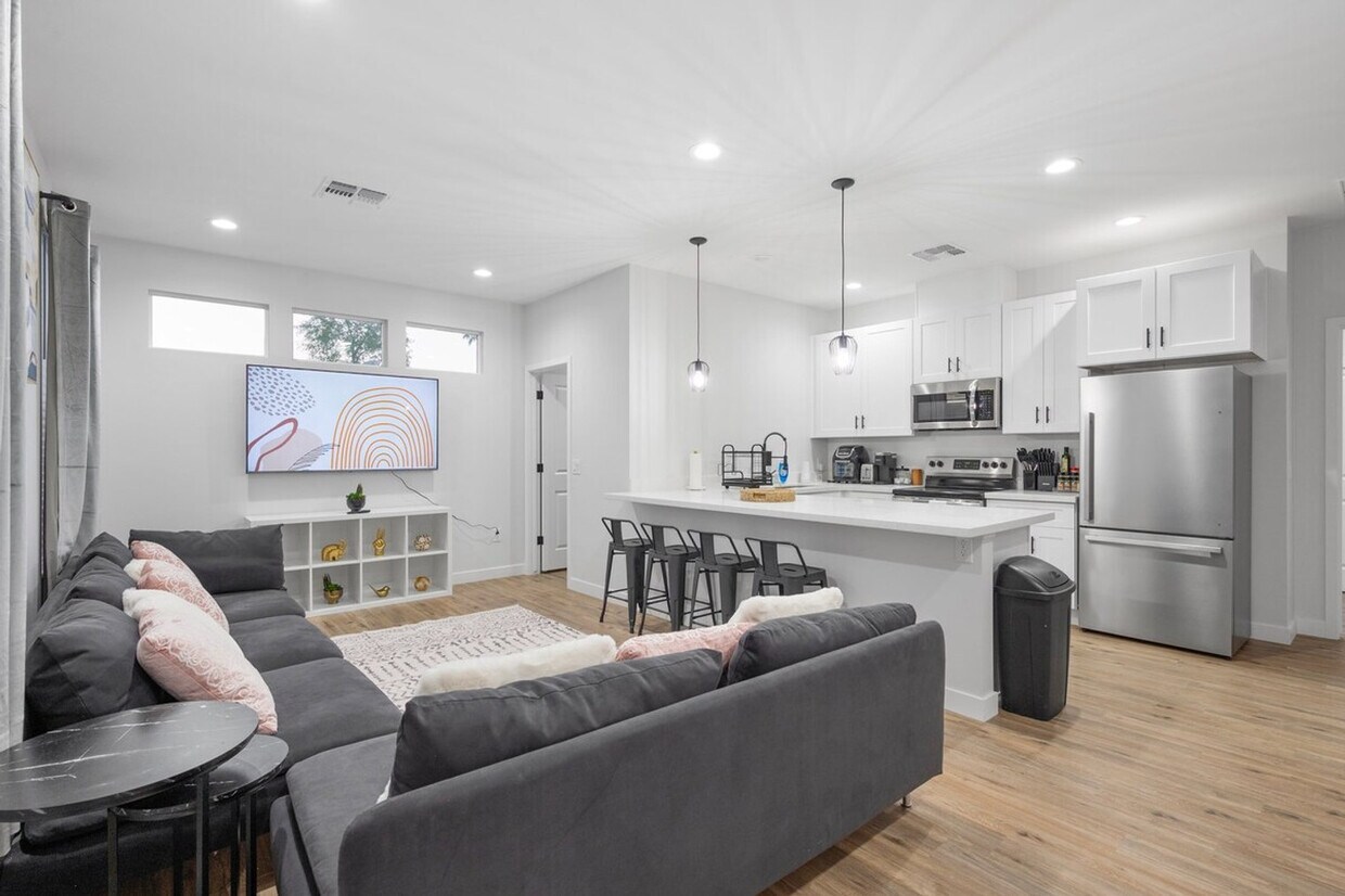 Foto principal - 275 Gateway Dr