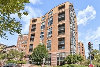 Building Photo - 1001 L St NW