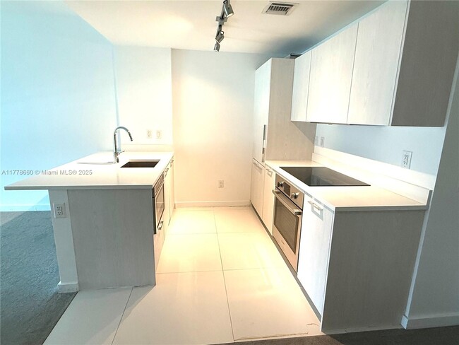 Foto del edificio - 501 NE 31st St