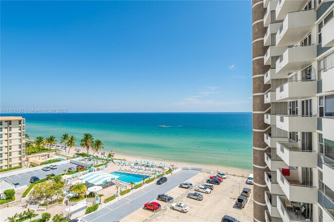 Foto del edificio - 3180 S Ocean Dr