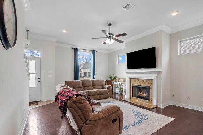 Foto del edificio - 633 Alder Ln