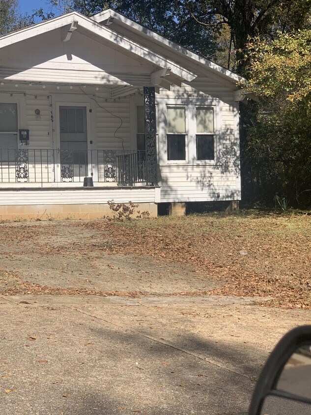 Primary Photo - 742 Columbia St